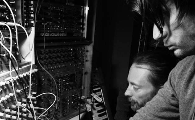 Thom Yorke en Jonny Greenwood van Radiohead in de studio (Bron:Twitter/nigelgod)